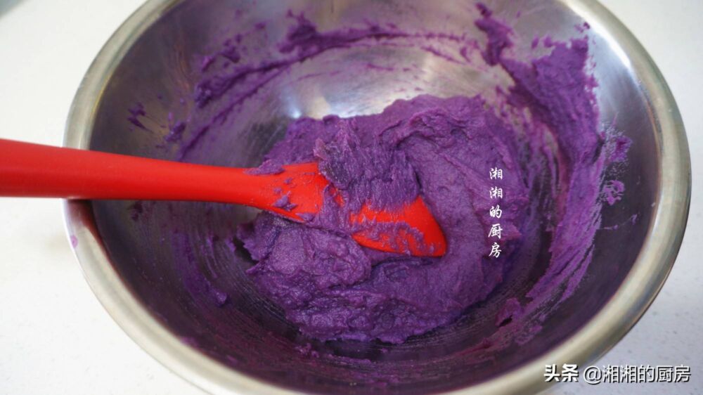 紫薯别直接蒸着吃了，这样做，香软细腻，保存几个月都不坏