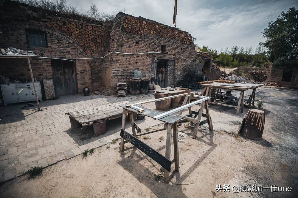 陕西这个村仅存的一家烧煤做瓷坊，火烧六天六夜，需两个月完成