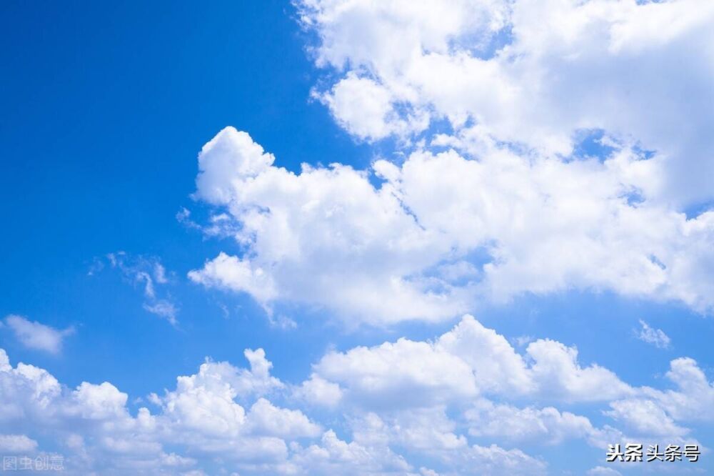 晴天的天空为什么是蓝色的？