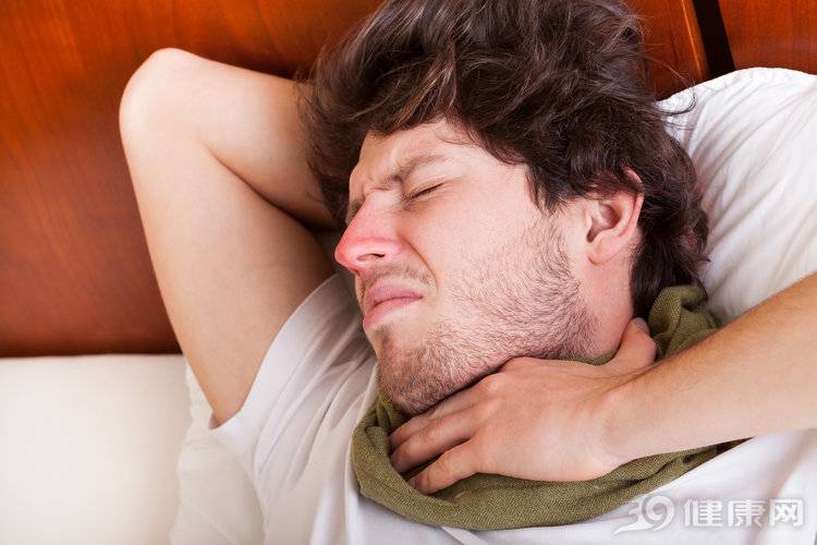 如果你知道喉咙痛有这9个原因，一定不敢再无视