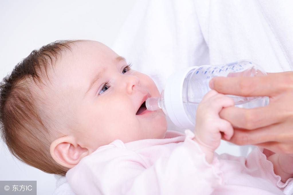 孩子总流清水鼻涕是怎么回事？或与这3个因素密切相关