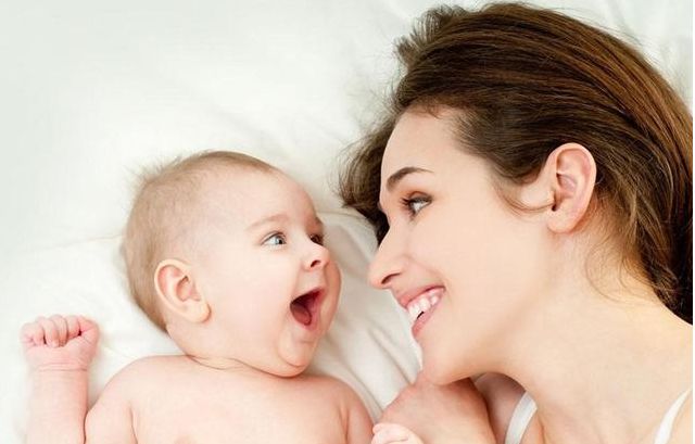 宝宝的微笑中有“信号”，这3种笑容越早出现，暗示孩子越聪明