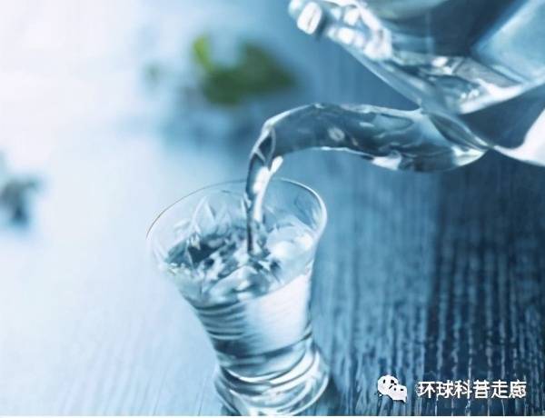 烧同样多的水，用电和天然气哪种划算？