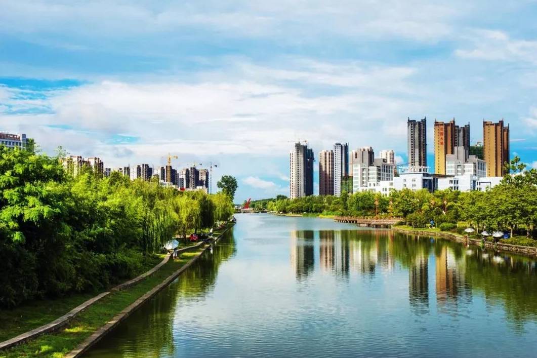 阜阳唯一的县级市，人均GDP高达5.6万元，被称“小上海”