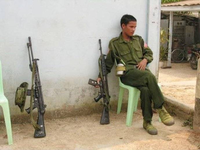 改的亲妈都认不出，缅甸用中国81杠步枪山寨的步兵榴弹炮