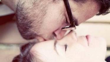 女生最承受不住的五种接吻方式，尤其是第一种，全身软了