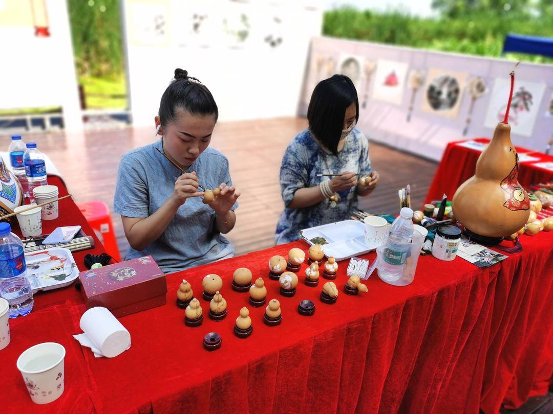 看满族婚礼做朝鲜族打糕……铁岭少数民族民俗文艺推广展演开幕