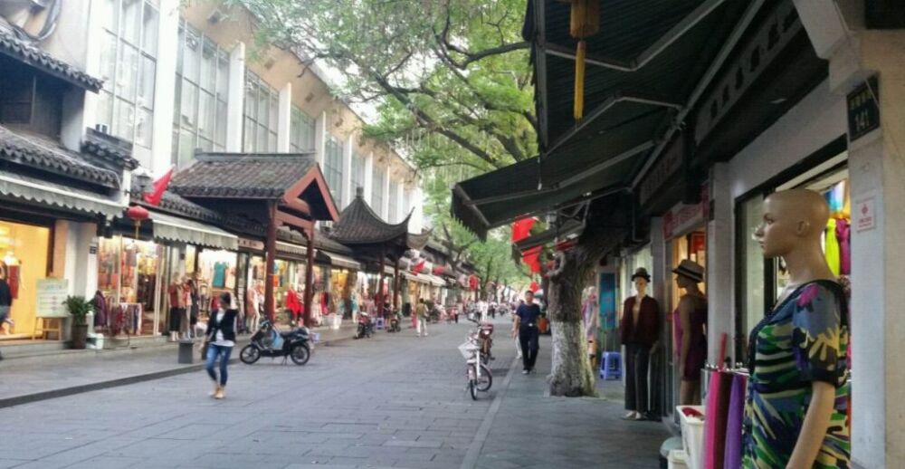 杭州旅游可以去哪里买蚕丝被？