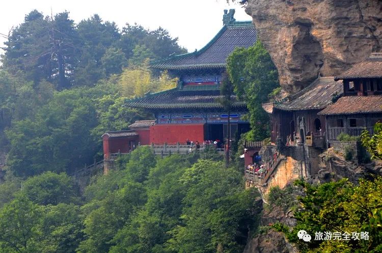 湖北十大秋季旅游好去处-武当山-登山赏秋看红叶