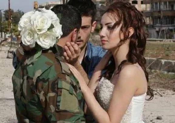 叙利亚难民营难以置信一幕，漂亮女性随便选，300就能买走当老婆