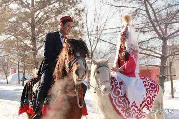 浪漫！哈萨克族小伙骑着白马迎娶他的汉族新娘