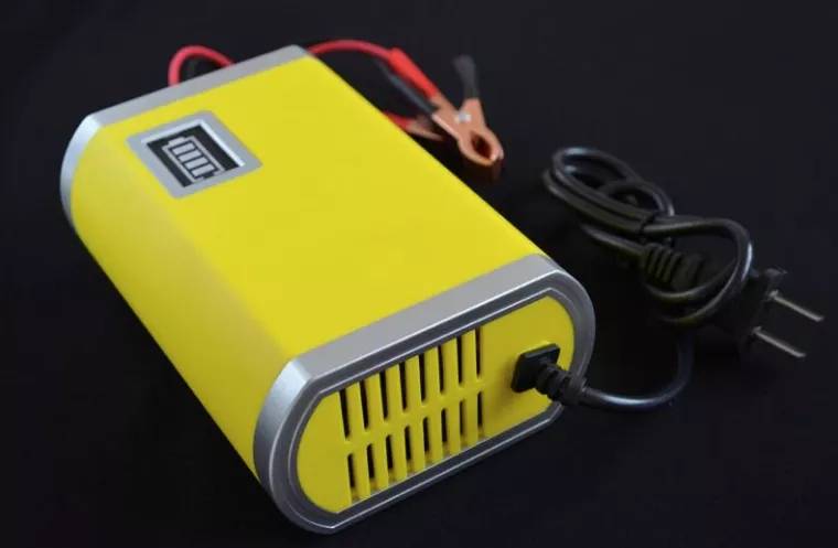 锂电池是用完再充，还是随用随充？怎么充才不伤电动车？