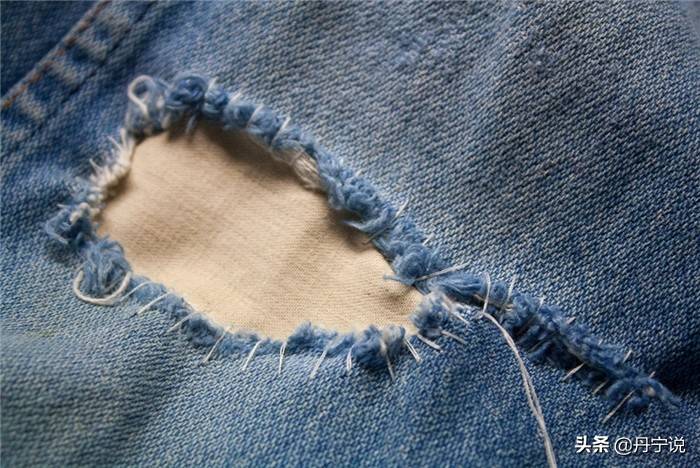 如何修补牛仔裤膝盖或口袋的破洞呢？手工缝制真的很有趣
