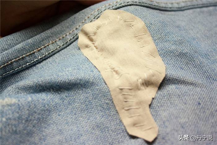 如何修补牛仔裤膝盖或口袋的破洞呢？手工缝制真的很有趣