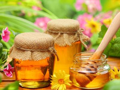 春天吃蜂蜜有哪些好处 中医介绍10种蜂蜜