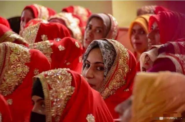 印度圣女：被迫“嫁”给寺庙和尚，一场披着宗教外衣的肮脏交易