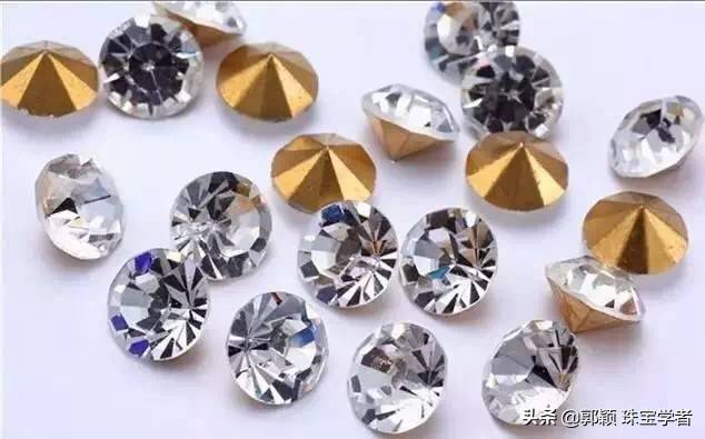 出现在各种装饰物中BlingBling的“水钻”到底是什么？水晶or钻石？