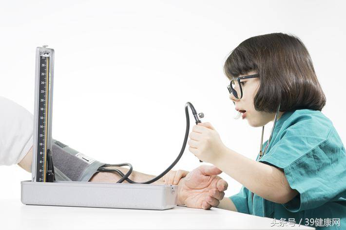 在家怎么测出更准的血压？记住3招，医生不用找！