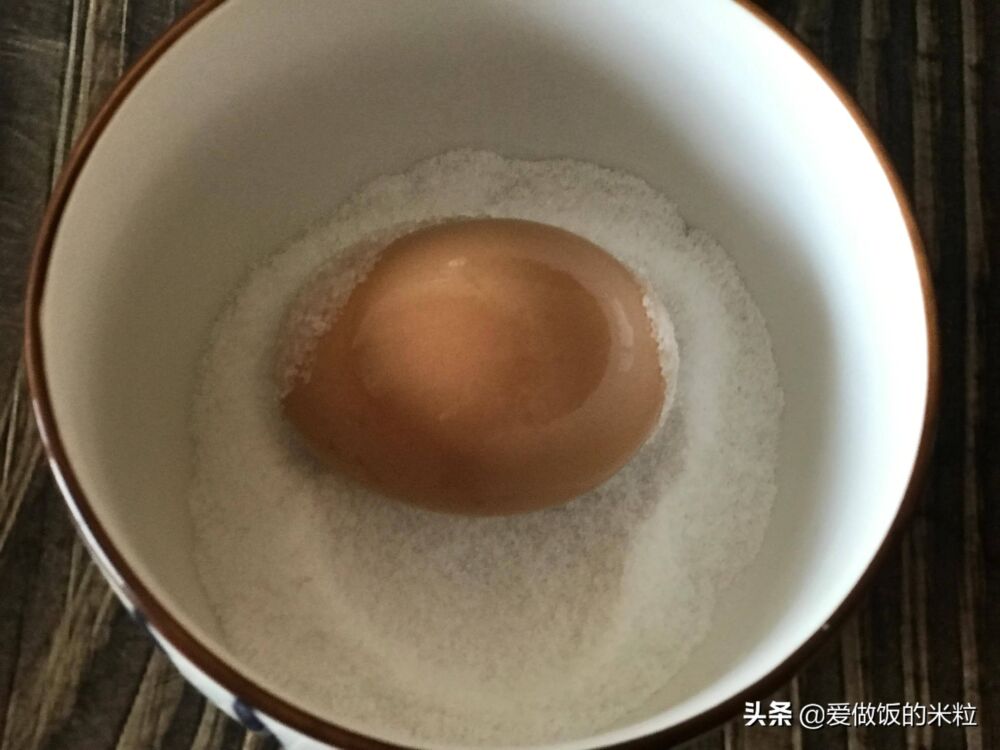 用无水法腌制咸鸡蛋，做法简单省事腌制时间短，个个都流油