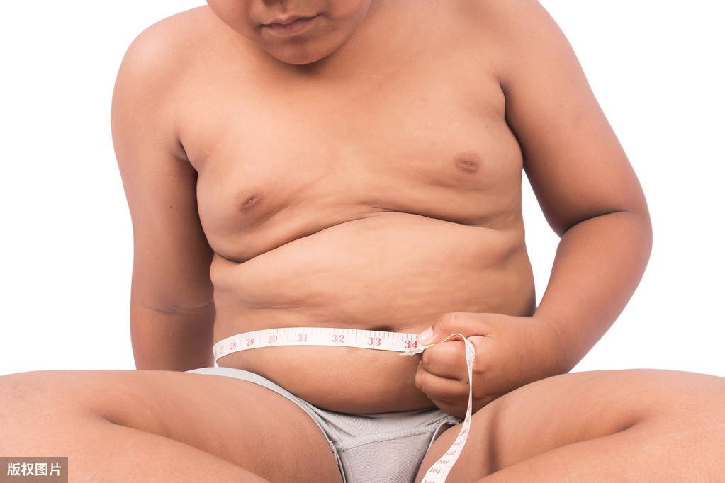 人不胖肚子却很大？可能是4种疾病的“暗示”，每一种都不容小觑