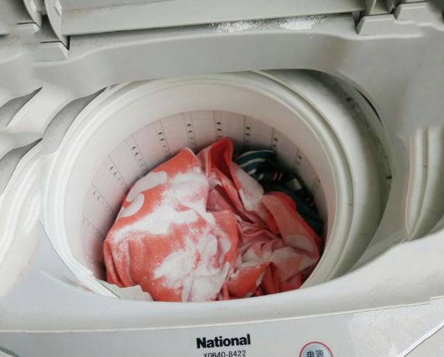 洗衣机要定期清洗，一包小苏打粉 白醋就能清洁洗衣机了，学起来